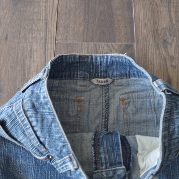 Suzanne's Mini Ladies Jean Skirt - Picture 2 of 3